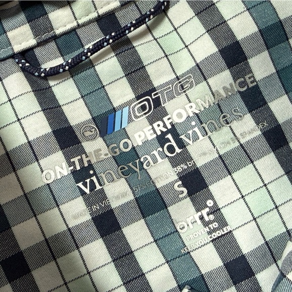 Vineyard vines Men's Classic Plaid Shirt - white, navy blue/green - Picture 3 of 7